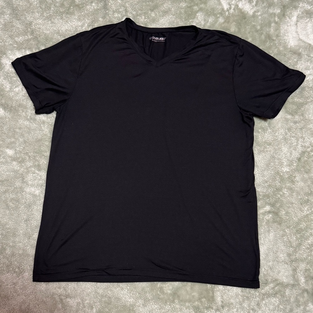 Coolmax Men's Black V-Neck Tee